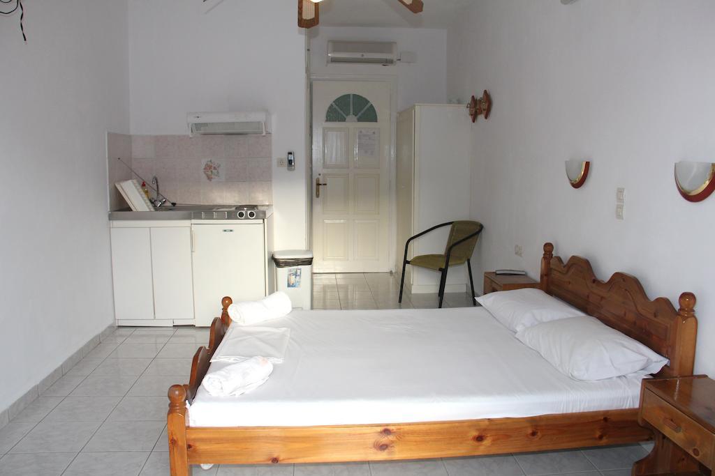 Theodora Studios Geni  Bilik gambar